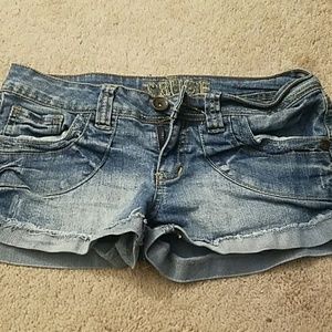 Juniors size 7 jean short shorts!
